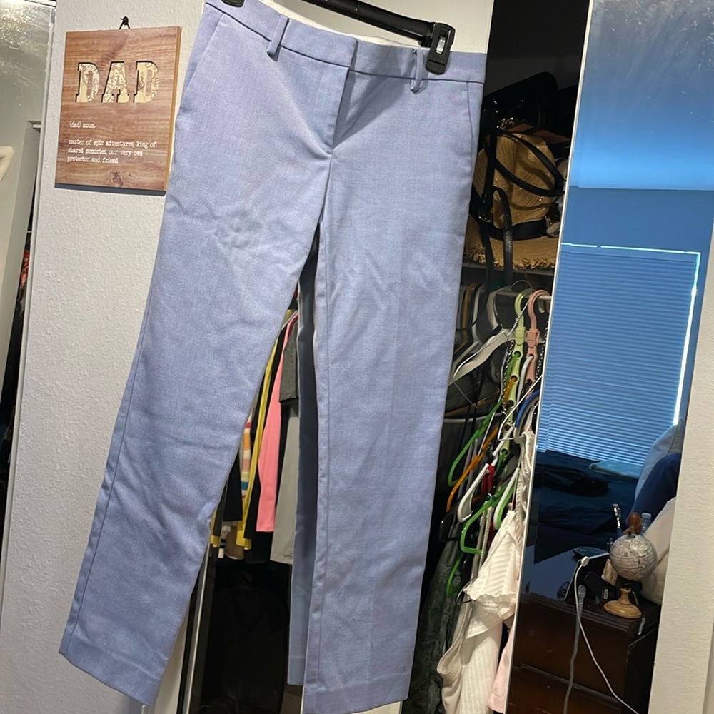 Ann Taylor size 0 blue capris.